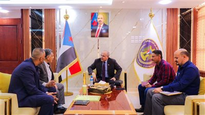 الكثيري يطّلع على سير العملية التعليمية والاستعداد لامتحانات الفصل الدراسي الأول في العاصمة عدن