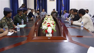 فريق التواصل  السياسي بالمجلس الانتقالي يلتقي قيادة أمن ساحل حضرموت