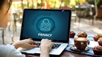 احذر قبول طلبات الصداقة من هؤلاء.. خطوات بسيطة لحماية خصوصيتك على مواقع التواصل