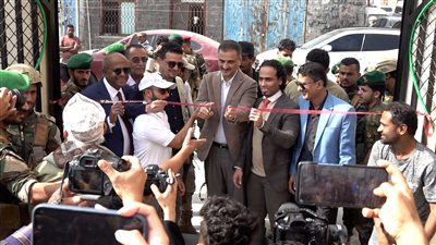 لملس والسقاف يفتتحان نادي التنس العدني بعد إعادة تأهيله