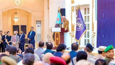 في لقاء موسع بعدن.. الرئيس الزُبيدي: النهوض بهذه المدينة واجب وطني يتطلب تعزيز العمل المؤسسي ومكافحة الفساد