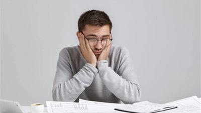 تشعر بالإرهاق الدائم؟.. 8 علامات وراء هذا الشعور