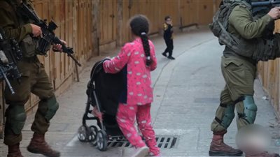 مستوطنون يقتحمون المسجد الأقصى تحت حماية الاحتلال