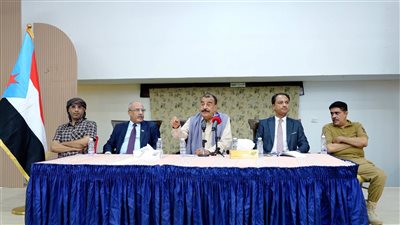 اللواء بن بريك يعقد لقاءً موسعًا بالمكونات النسوية في حضرموت