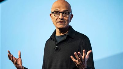 رئيس مايكروسوفت يغير عادات الاستماع ويسند مهامه اليومية للذكاء الاصطناعي