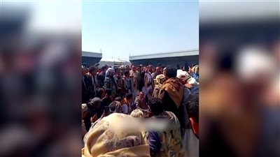 مسلحون قبليون يحرقون غرف جبايات الحوثيين في ذمار