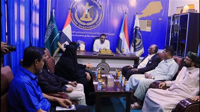 رئيس انتقالي وادي حضرموت يناقش مع خبيرة دولية مستقبل المحافظة