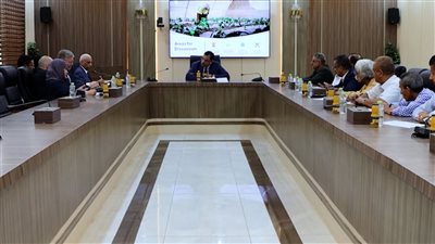 وزير الزراعة يبحث إطلاق مشاريع لمواجهة التغيرات المناخية وتعزيز الأمن الغذائي