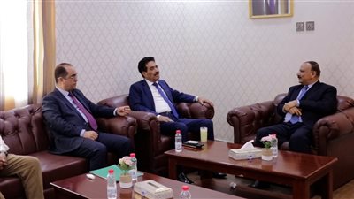 وزير النقل يبحث مع سفير بلادنا لدى إندونيسيا تعزيز التعاون الاستثماري