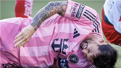 خروج ميسي مصاباً في مواجهة إنتر ميامي ونيكاكسا