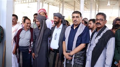 انتقالي حريضة بحضرموت يُكرّم الشاعر عدنان بن مهنا بدرع التميّز  