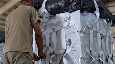 الإمارات تنفذ الإنزال الجوي الـ68 للمساعدات بغزة