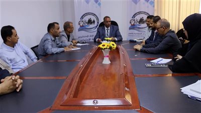 الوزير الزعوري يطّلع على انشطة نادي رجال المال والأعمال بالعاصمة عدن