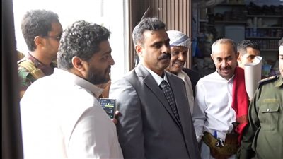 تواصل حملات ضبط أسعار السلع والتعامل بالعملة المحلية في الغيضة بالمهرة