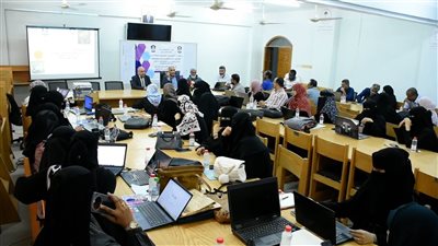 كلية الصيدلة بجامعة عدن تنظم ورشة علمية حول الذكاء الاصطناعي في التعليم والبحث