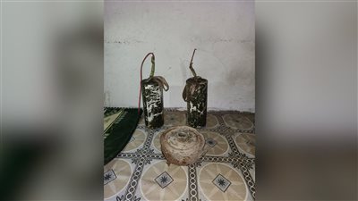 الفرق الهندسية في دفاع شبوة تفكك ألغاماً وعبوات ناسفة في عسيلان