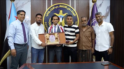 نادي شعب حضرموت يكرم مؤمن السقاف لدعمه المتواصل