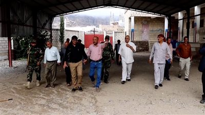 مدير عام الشعيب يوقع مشروع إنشاء مدرسة للفتيات ويشرف على سير أعمال طريق المحجر