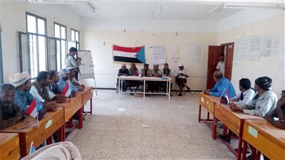 انتقالي جيشان بأبين يقف على أضرار المنخفض الجوي ويبحث تحسين الخدمات في المديرية