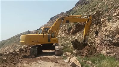 بدء مبادرة مجتمعية لإصلاح طريق عدينة – مرات – الشعيب بالضالع 