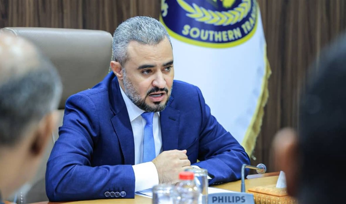 عبدالعزيز الشيخ رئيس