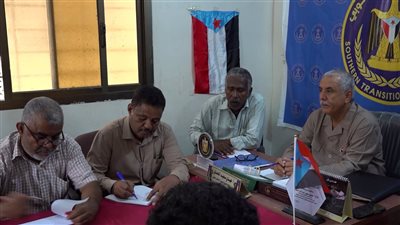 فريق التوجيه والرقابة الرئاسي يطلع على سير عمل تنفيذية انتقالي المكلا