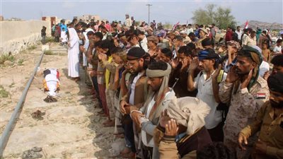 تشييع مهيب لجثمان الشهيد يوسف عبدالعزيز في منطقة حرير بالضالع 