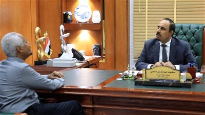 محافظ حضرموت يلتقي بخبير الطاقة والنفط والغاز المهندس عمر الحيقي