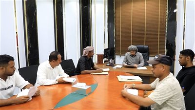 محافظ حضرموت يطلع على احتياجات المواطنين ويوجه بتسهيل مطالبهم