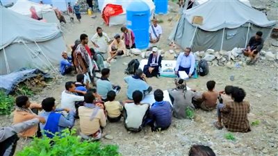 هيئة الشؤون الاجتماعية تطلع على أوضاع النازحين في مخيمات قرية قرين بلحج