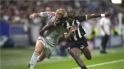 الدوري الفرنسي.. ليون يهزم أنجيه ويزاحم سان جيرمان على الصدارة