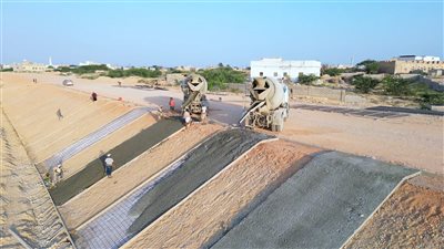 استمرار أعمال الصيانة والتأهيل في الطريق الدائري بالغيضة 