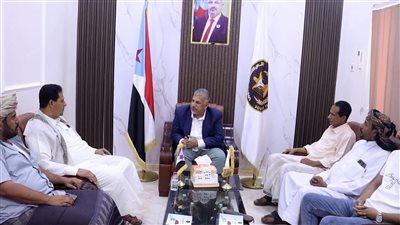 فريق التوجيه الرئاسي بالمهرة يناقش أوضاع مشاريع مياه الريف ويثمن الجهود المبذولة