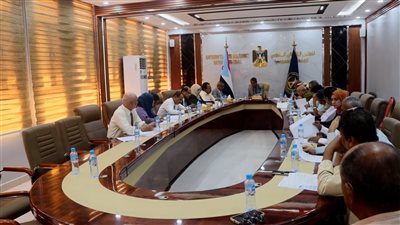 مجلس المستشارين يطالب بتشكيل حكومة جنوبية تلبي احتياجات المواطنين  