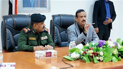 محافظ شبوة يرحب بتخرج دفعة جديدة من كلية الشرطة ويشيد بانضمامها للمؤسسة الأمنية