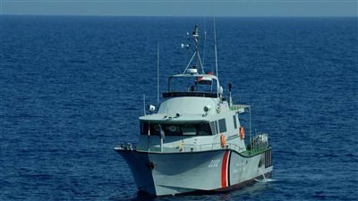 خفر السواحل تضبط شحنة مخدرات في شمال بحر العرب وتتحفظ على طاقم السفينة