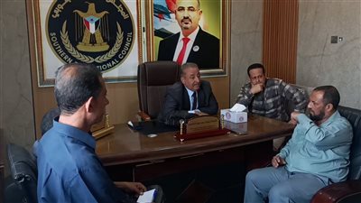 فريق التوجيه الرئاسي يناقش مع الغرفة التجارية تعزيز الرقابة على الأسواق في لحج