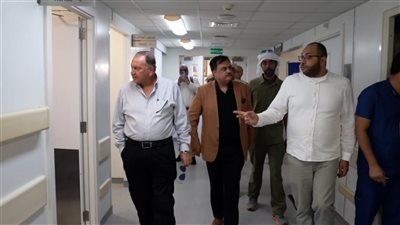 مؤسسة خليفة الإنسانية تنقل مريضاً لتلقي العلاج في الإمارات 