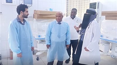 تسليم أجهزة طبية حديثة لقسم حديثي الولادة بمستشفى الصداقة