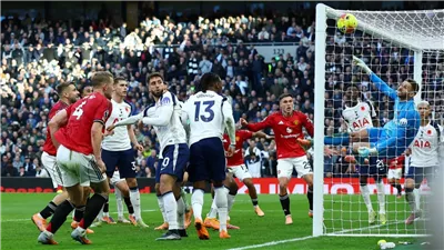 مانشستر يونايتد ينتزع تعادلاً مثيراً من أرض توتنهام بالدوري الإنجليزي