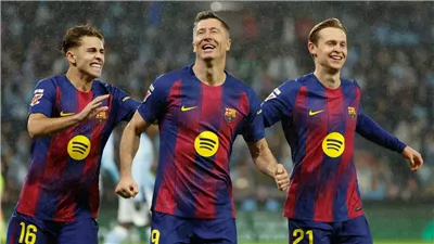 الدوري الإسباني: هاتريك ليفاندوفسكي يقود برشلونة للفوز على سيلتا فيجو