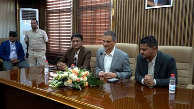 المحافظ لملس يستقبل فريق وحدة عدن المتوَّج بدوري عدن الممتاز