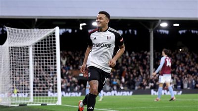 فولهام يعلن غياب مونيز بعد جراحة في الركبة