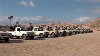 النخبة الحضرمية تدفع بقوات كبيرة لفك حصار المنشآت النفطية بالمسيلة