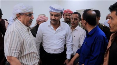 الكثيري وباعوم يتفقدان جرحى القوات المسلحة الجنوبية في مستشفى سيئون العام