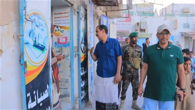 خلال تفقده أوضاع المواطنين في سيئون.. باتيس يؤكد تثبيت القوات الجنوبية للأمن