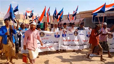 رضوم.. مسيرة جماهيرية احتفاءً بانتصارات القوات الجنوبية في عارين وحضرموت