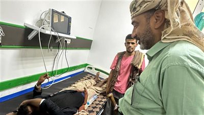 عبدالعزيز الجفري يطمئن على حالة جرحى الهجوم الإرهابي في عارين بشبوة
