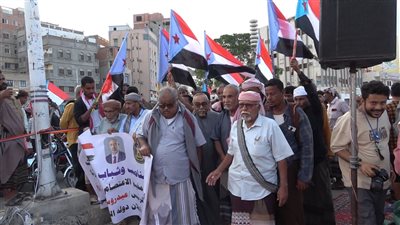 انضمام وفد من مقادمة وشباب مديرية يبعث إلى مخيم الاعتصام المفتوح بالمكلا