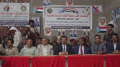 توافد جماهيري ورسمي واسع إلى مخيم الاعتصام المفتوح في لودر